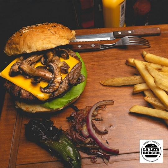 La Lata Burger
